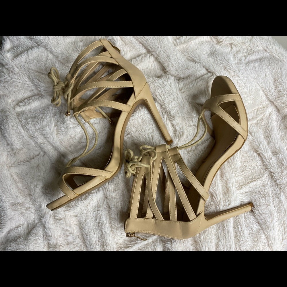 Nude Charlotte Russe SZ 9 Heels
